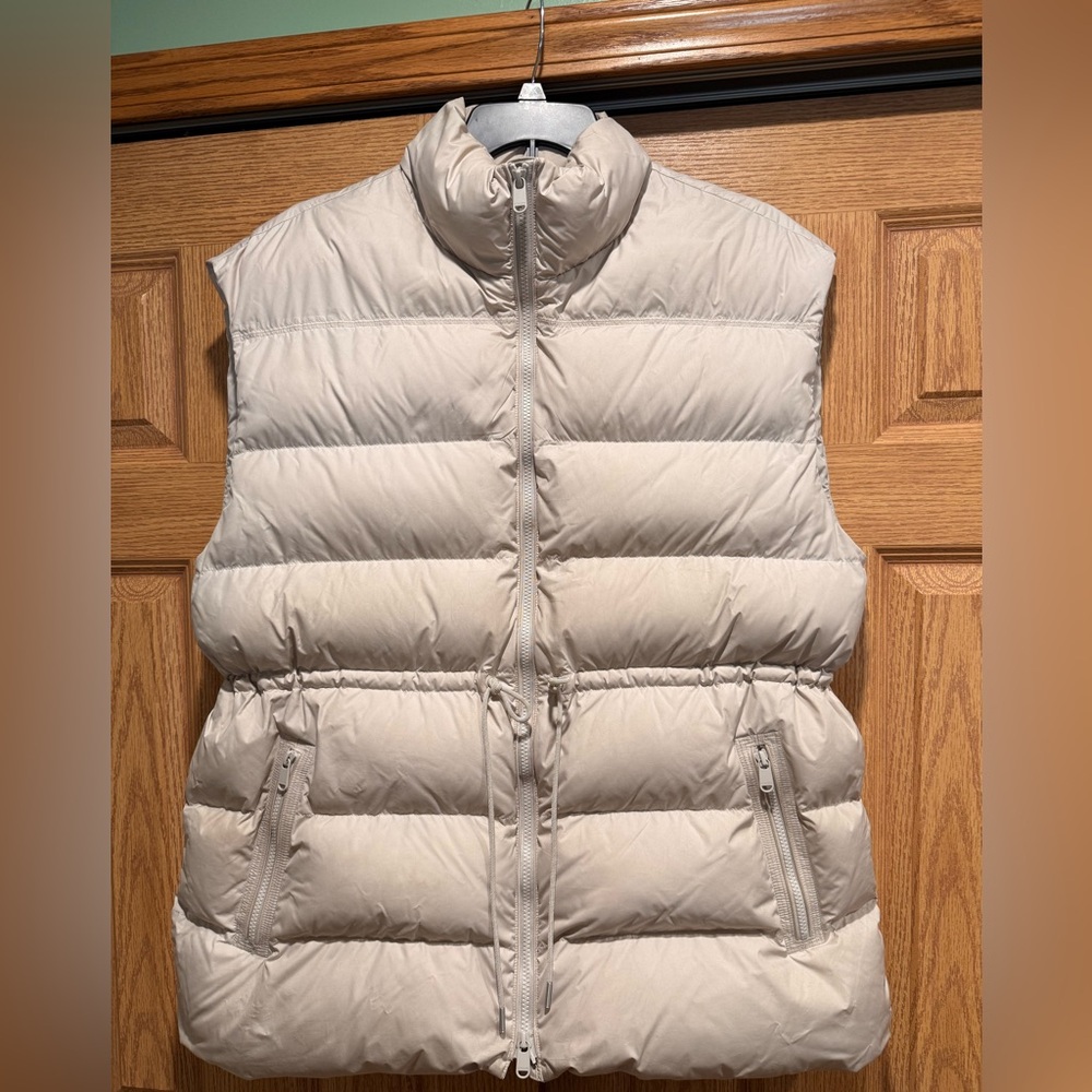 Athelta Size Large Cascade Down Vest Women Puffer